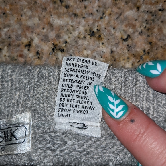 VTG Royal Silk Knit Pencil Skirt Size Small - Silk Angora Blend with Button Slit - Picture 5 of 7